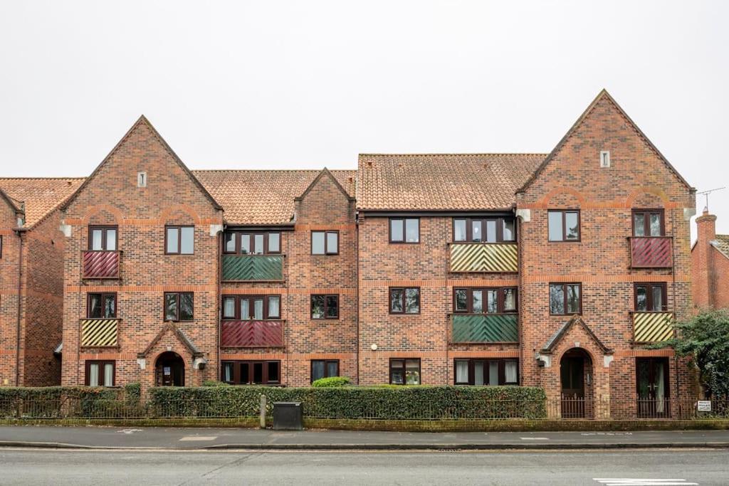 Two Bedroom Flat Near Colchester Hospital With Free Parking And Internet Mile End Exterior foto